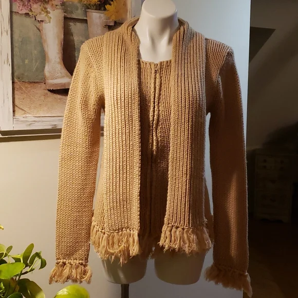 Zoey Beth Sweater - Picture 3 of 6